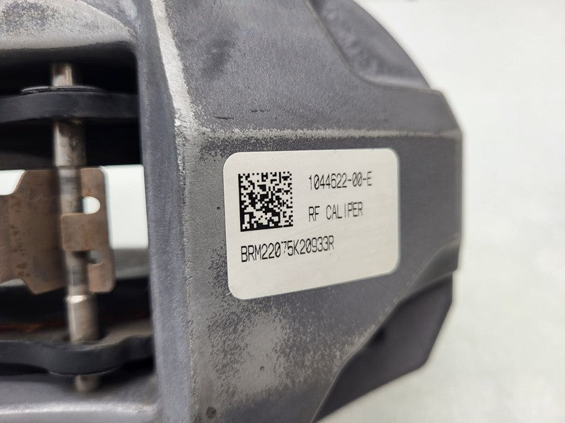 104462200E ⭕17-23 Model 3 Front Passenger Side Caliper + Brake Hose Line Right 1044622-00-E