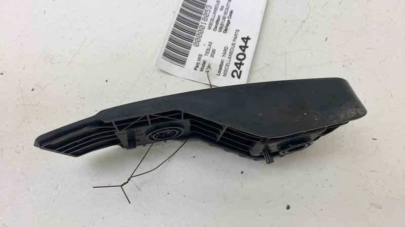 ⭕ 17-23 Model 3 Rear Left Bumper Taillamp Taillight Mount Bracket 1083