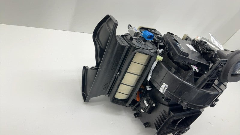 ⭕ 2022-2024 Rivian R1T Front Heater Core Control Box Blower Housing PT