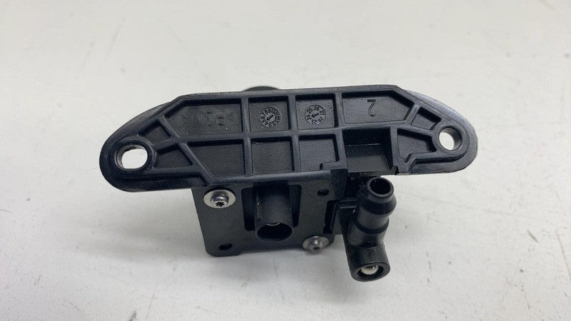 PT00465707 D ⭕ 2022 2023 2024 2025 Rivian R1S R1T Rear Camera & Bracket Assembly PT00465707-D