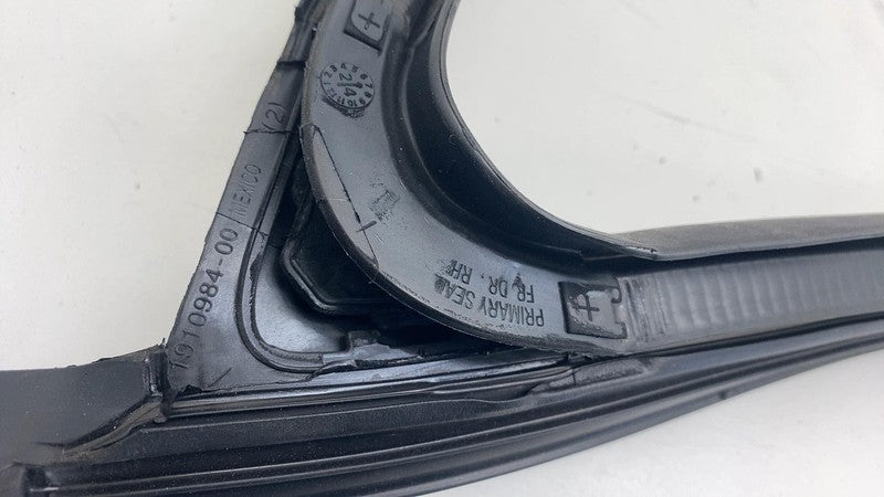 191098400E ⭕ 24-25 Model 3 Front Right Primary Body Weatherstrip Rubber Seal 1910984-00-E