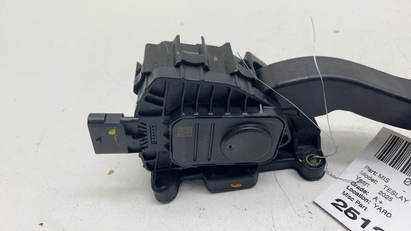 ⭕ 2020-2024 Tesla Model Y Front Driver Accelerator Gas Pedal Throttle 