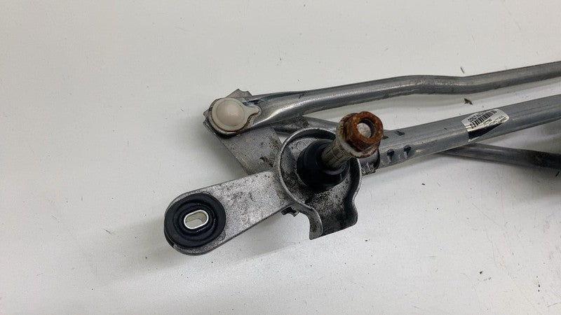 68229327AC ⭕ 17-25 Chrysler Pacifica Front Windshield Wiper Linkage & Motor OEM 68229327AC