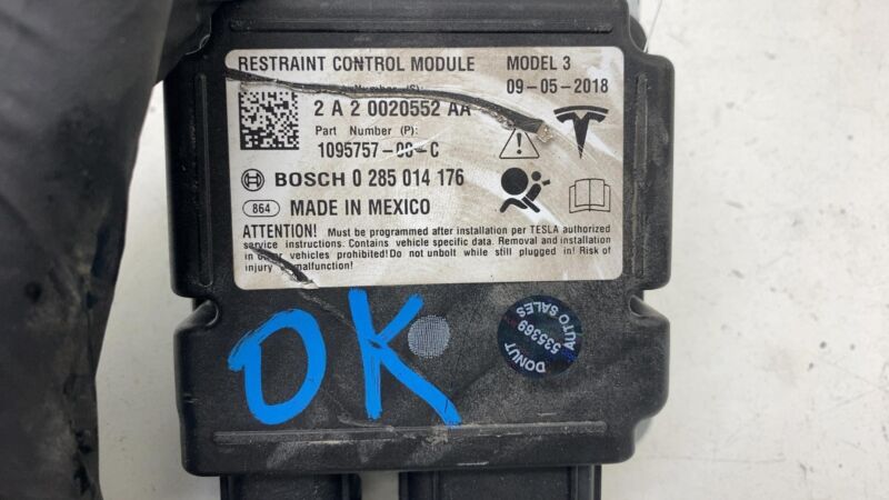 109575700C 17-23 Model 3 Safety Restraint Computer Control Module (Crash Data) 1095757-00-C