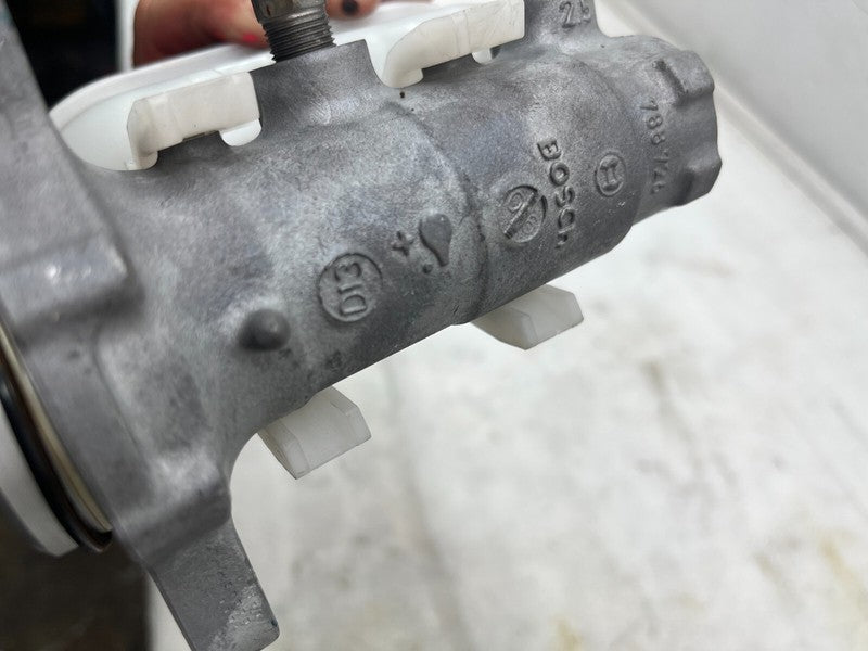 ⭕ 2012 2013 2014 2015 Tesla Model S Master Cylinder Brake w/ Reservoir Assembly