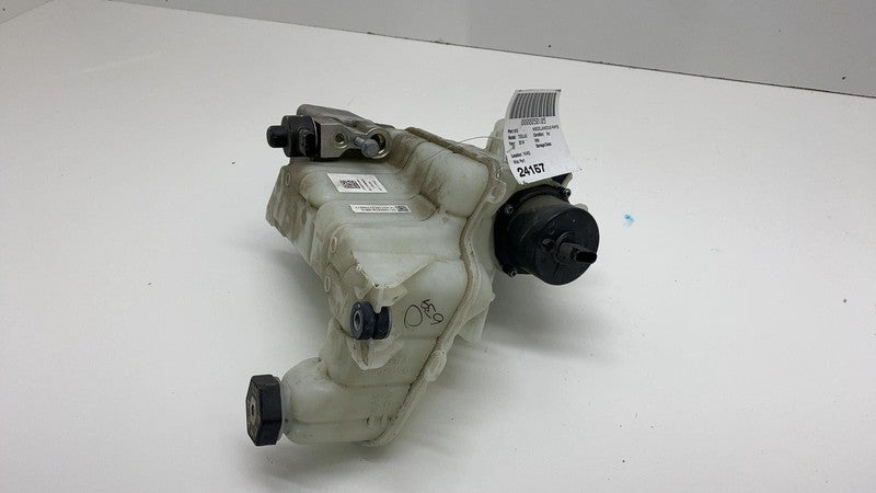 107761700D 2017-2020 Tesla Model 3 Reservoir Superbottle Tank Chiller EXV Oil Fluid Cooler