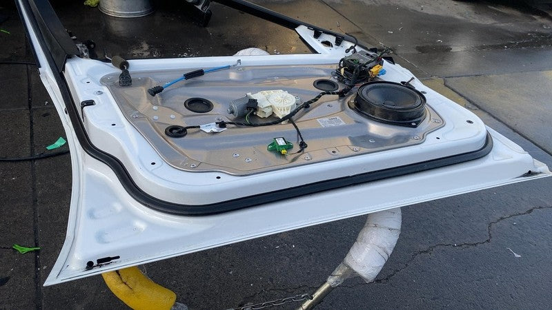 A 212 900 36 18 ⭕2014-2016 Mercedes-Benz E350 E400 Front Driver Side Door Shell Panel Left White