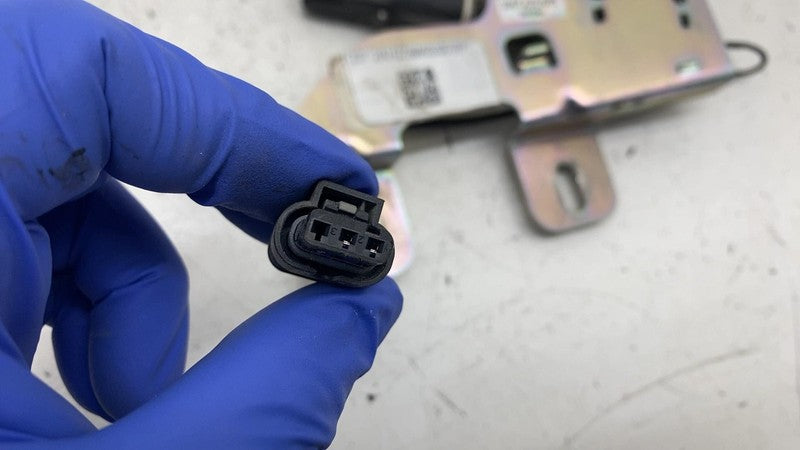 ⭕ 2022 Rivian EDV-700 Passenger Side Box Roller Door Lock Latch Right 