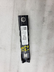 ⭕17-23 Tesla Model 3 Y Front 1st Row Left Seat Belt Height Adjuster 1068130-01-B