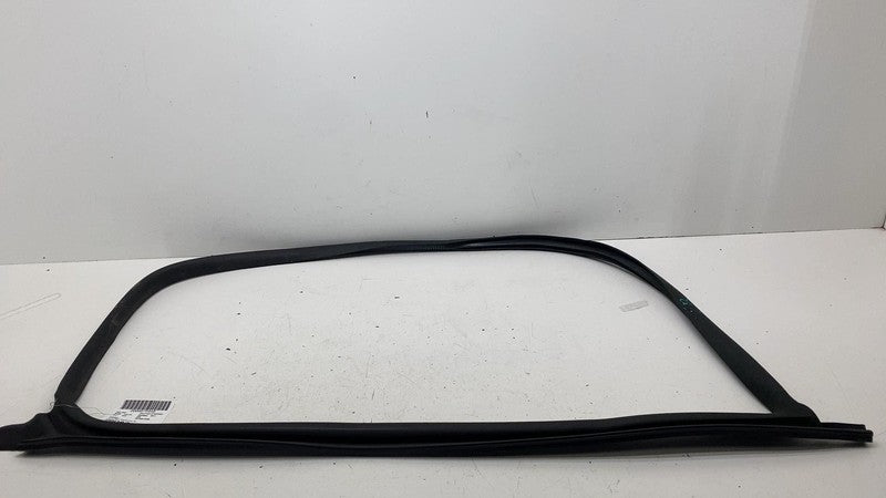 1910984-00-D ⭕ 24-25 Model 3 Front Right Primary Body Weatherstrip Rubber Seal 1910984-00-D
