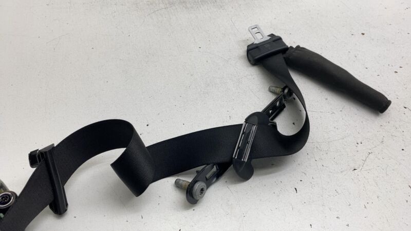 634208200 ⭕17-20 Maserati Levante Front Passenger Side Seat Belt Retractor Right 634208200
