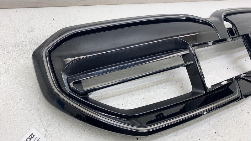 ⭕2024 2025 BMW 5-Series I5 M5 M60 Front Bumper Center Upper Grille 511