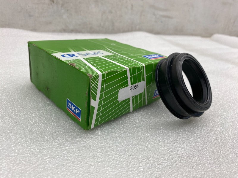 18964 ⭕ SKF Wheel Grease CR Seal 18964