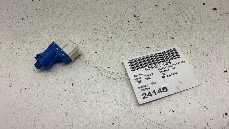 ⭕ 2016-2024 Tesla Model X MX Brake Light Lamp Stop Switch Assembly XKB-500110