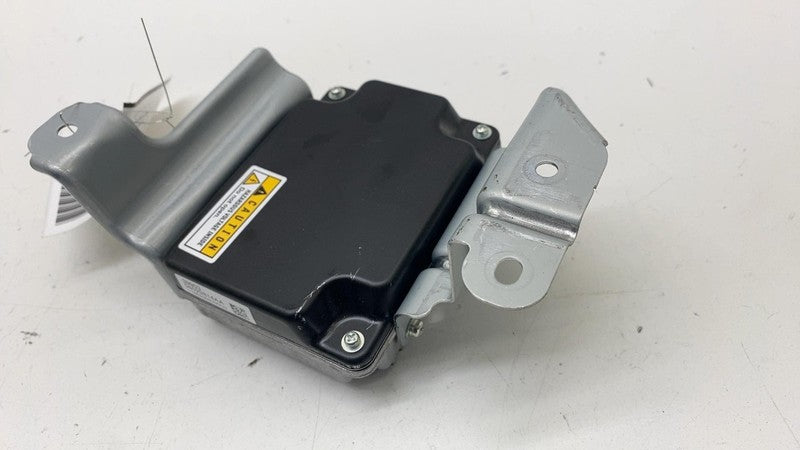 56029814AA ⭕ 17-24 Chrysler Pacifica Power Converter Control Module w/ Bracket 56029814AA