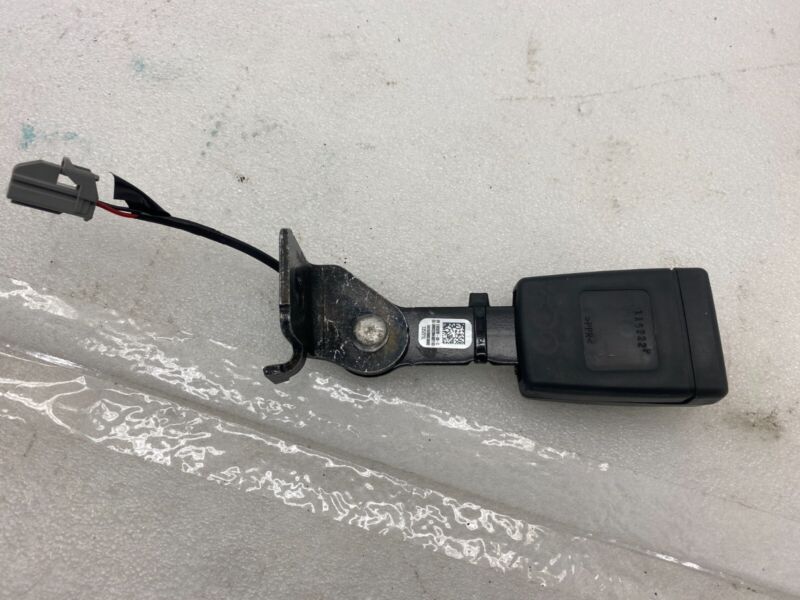 159320100C ⭕21-23 Tesla Model S Rear Driver Side 2nd Row Seat Belt Buckle Left 1593201-00-C