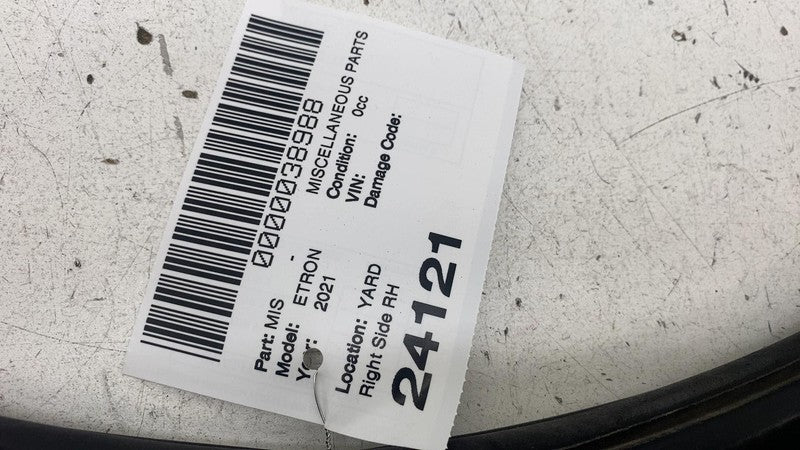 4KE831721 ⭕ 19-23 Audi E-Tron Quattro Front Right Body Weathership Rubber Seal 4KE831721