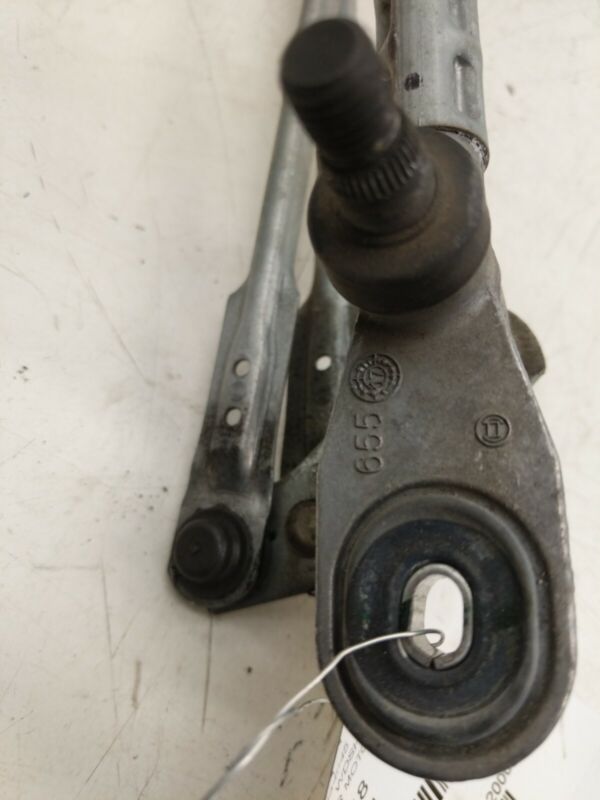1076725-00-D ⭕ 2017-2023 Model 3 Front Windshield Wiper Motor Linkage Module OEM 1076725-00-D