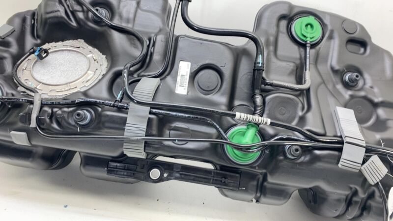 ⭕ 2018-2022 Mercedes C-Class C300 W205 Gas Fuel Tank Reservoir Assembly OEM