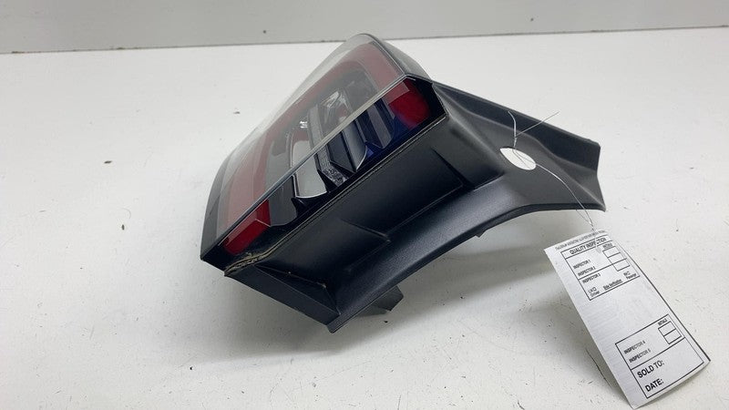 1077397 ⭕ 2017-2022 Tesla Model 3 Rear Left Exterior Taillight Outer Tail Lamp 1077397