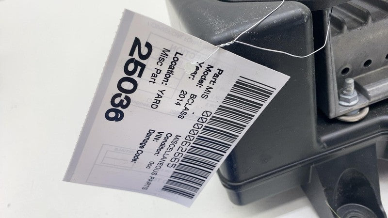 A2468200002 ⭕ 13-19 Mercedes-Benz B-Class Rear Subwoofer Audio Speaker Bass Box A2468200002