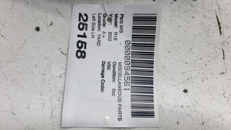 ⭕ 2022 Rivian EDV-700 Van Rear Driver Side Bracket Cladding Left LH PT