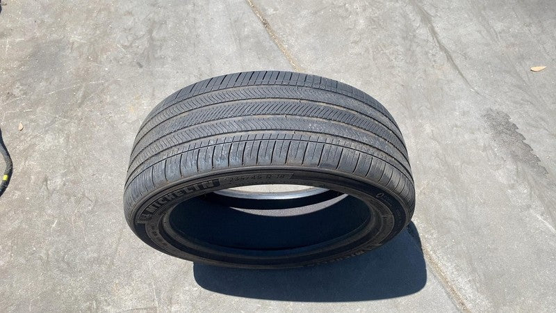⭕ Michelin 235/45R18 98W Primacy All Season Tire