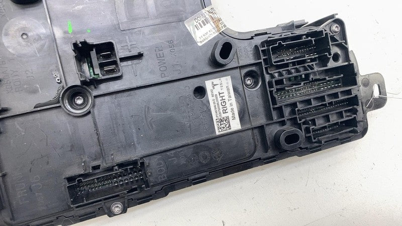 ⭕ 20-24 Tesla Model Y Right Low Voltage Electronic Control Module 1497