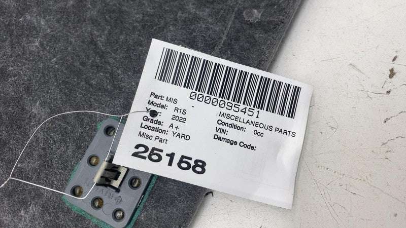 ⭕ 2022 Rivian EDV-700 Amazon Van Cargo Bulkhead Upper Cover Assy C2000