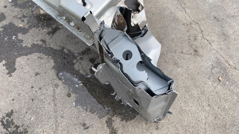 2011-2014 Porsche Cayenne Front Driver Side Structural Apron Cutout Left LH