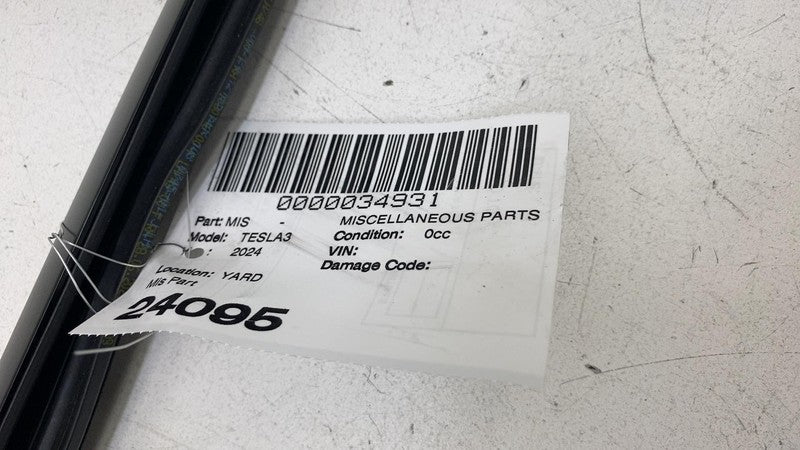 ⭕ 2024-2025 Tesla Model 3 Rear Left or Right Door Window Seal Molding 