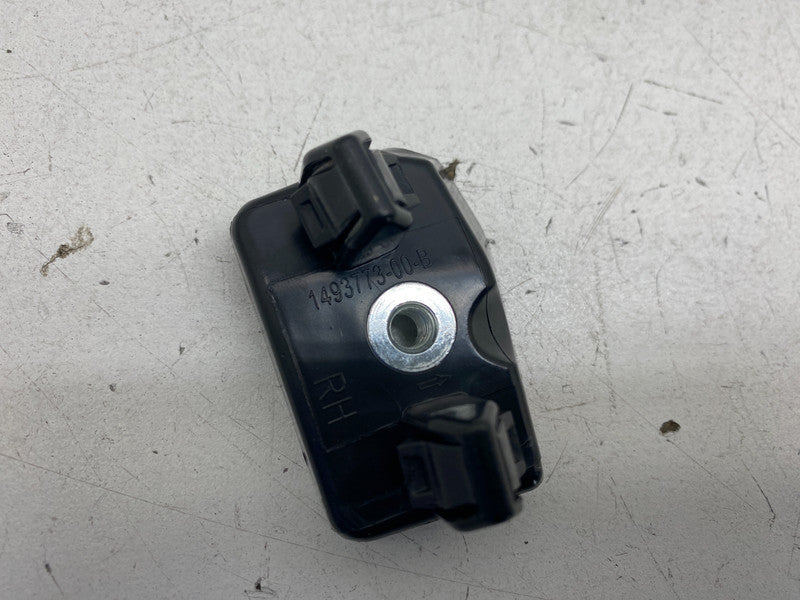 1493773 00 B ⭕ 20-24 Tesla Model Y Front Right Bumper Bracket to Center Fender 1493773-00-B