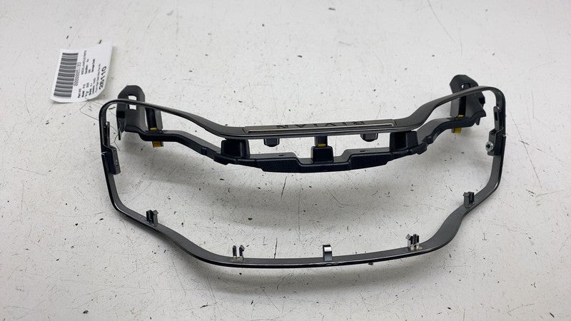 PT00042029B ⭕ 2022-2025 Rivian R1S Front Right Seat Upper Trim Bezel Cover OEM PT00042029-B
