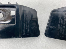 ⭕2017-2023 Model 3 Rear Left & Right Taillight Bracket 1083993-00-F/1083992-00-F