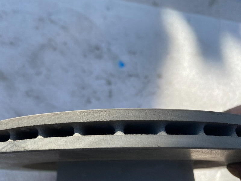 ⭕ 2020-2023 Tesla Model Y Front Left or Right Brake Disc Rotor Assembly RH = LH