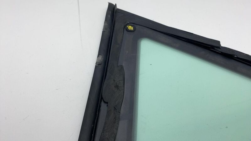 DM51-R29750-AA 2013-2018 Ford C-Max Rear Passenger Side Corner Quarter QTR Window Glass Right