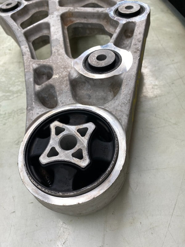 103010600B ⭕ 16-20 Tesla Model X Front Drive Unit Motor Mount Support Bracket 1030106-00-B