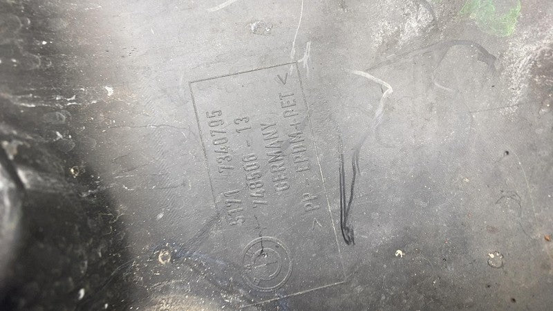 748506-13 2018-2020 BMW 530E Front Driver Side Inner Fender Liner Splash Guard Shield Left