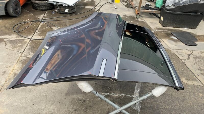 1028791-00-K ⭕16-23 Tesla Model X Rear Passenger Side Falcon Door Shell Panel Right Gray PMNG