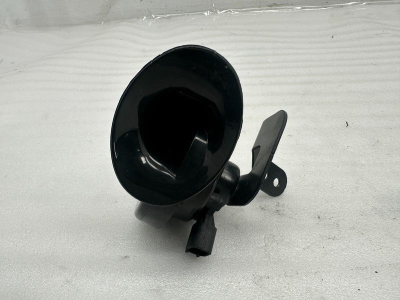 E1 0020046 ⭕ 2012-2020 Tesla Model S MS Seger Low Pitch Tone Horn 12V 410 Hertz w/ Bracket