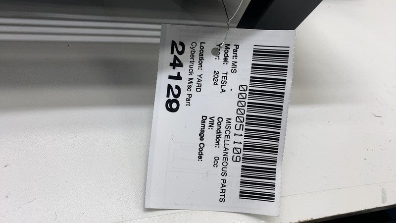 187787198E 2024-2025 Tesla Cybertruck Rear Floor Carpet Trim Panel Cover 1877871-98-E Assy