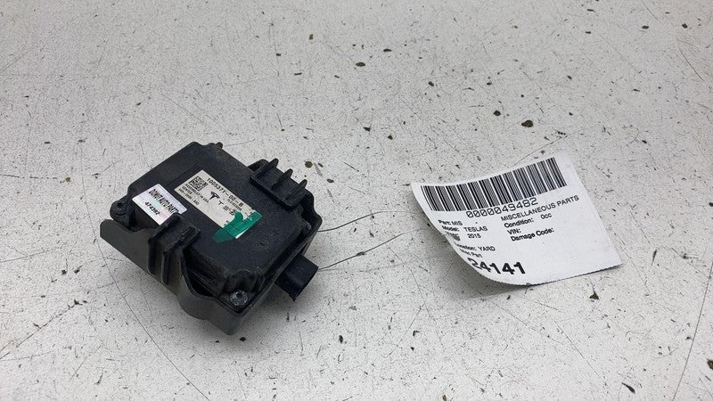 100537100B 2012-2020 Tesla Model S X Homelink Computer Garage Door Opener Control Module
