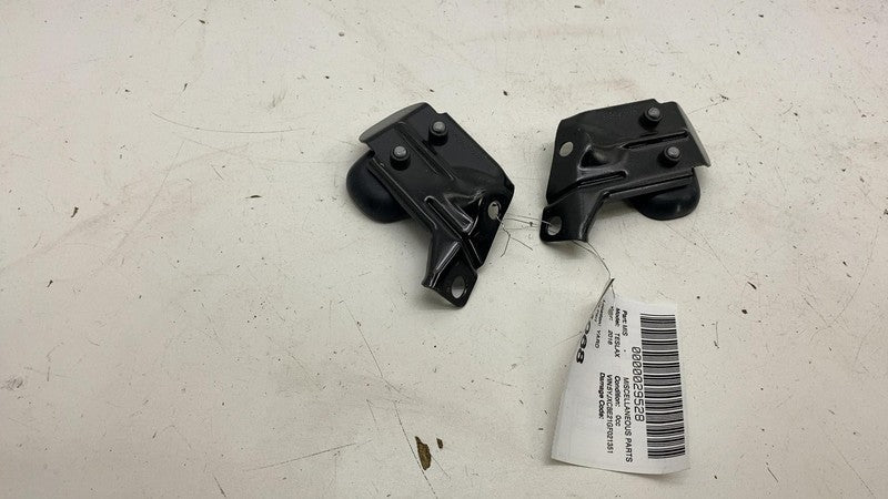 ⭕ 16-20 Model X Rear Left/Right Trunk Floor Tie Down Hook 1060012-00-C