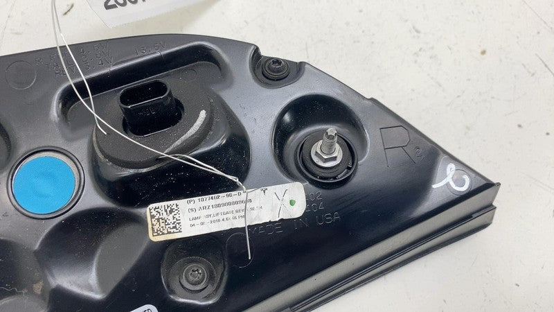 ⭕ 2017-2023 Model 3 Rear Right Inner Taillight LED Tail Lamp 3-Pin 107