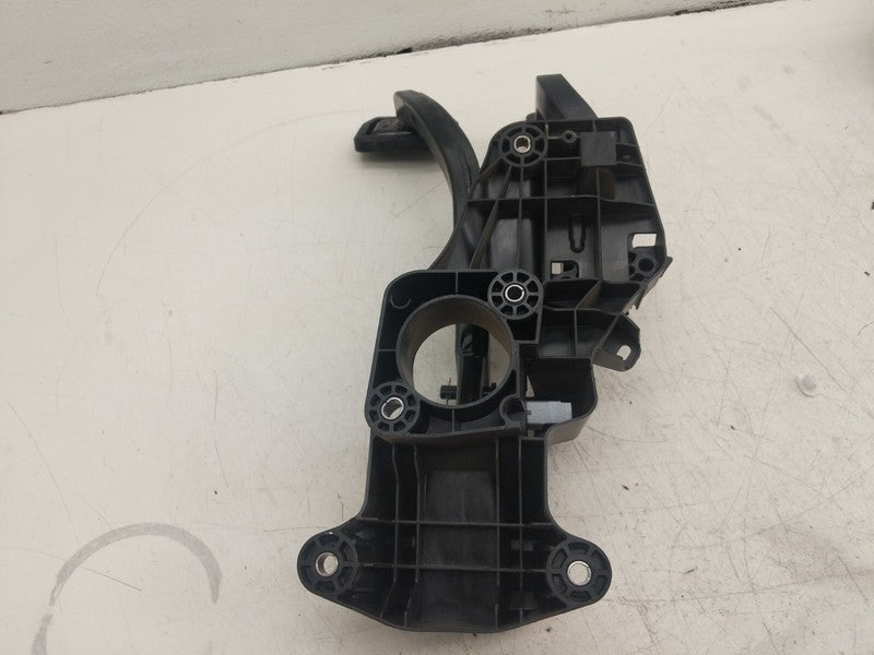 ⭕ 2020-2024 Tesla Model Y Accelerator and Brake Pedal Pad Assembly 118