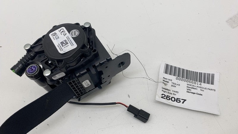 1856706N1D ⭕ 24-25 Tesla Model 3 M3 Front Right 1st Row Seat Belt & Retractor 1856706-N1-D