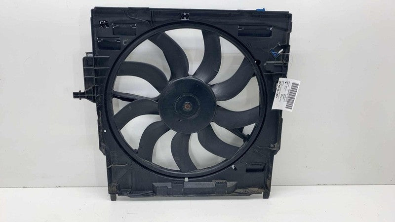 ⭕2014-2018 BMW X5 Sdrive35I F15 Engine Main Radiator Cooling Fan Shroud Assembly