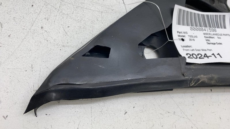 ⭕ 2017-2023 Tesla Model 3 Front Right Door A-Pillar Flag Glass Run Rub