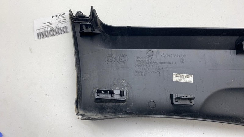 PT00002131 H ⭕ 2022-2024 Rivian R1T Rear Left Door Cladding Lower Body Trim Cover PT00000327H