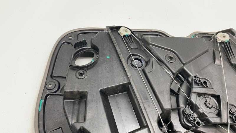 ⭕ 2021-2023 Polestar 2 PS2 Front Right Door Window Regulator & Carrier